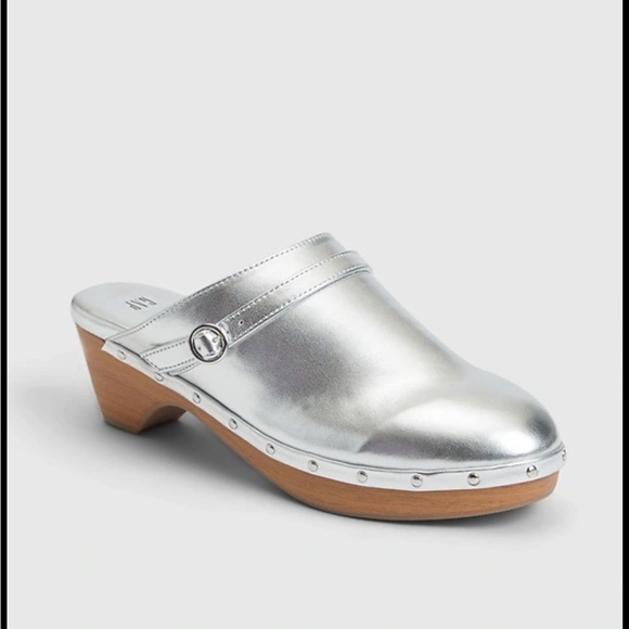 GAP faux leather silver clogs NWT - Picture 1 of 7